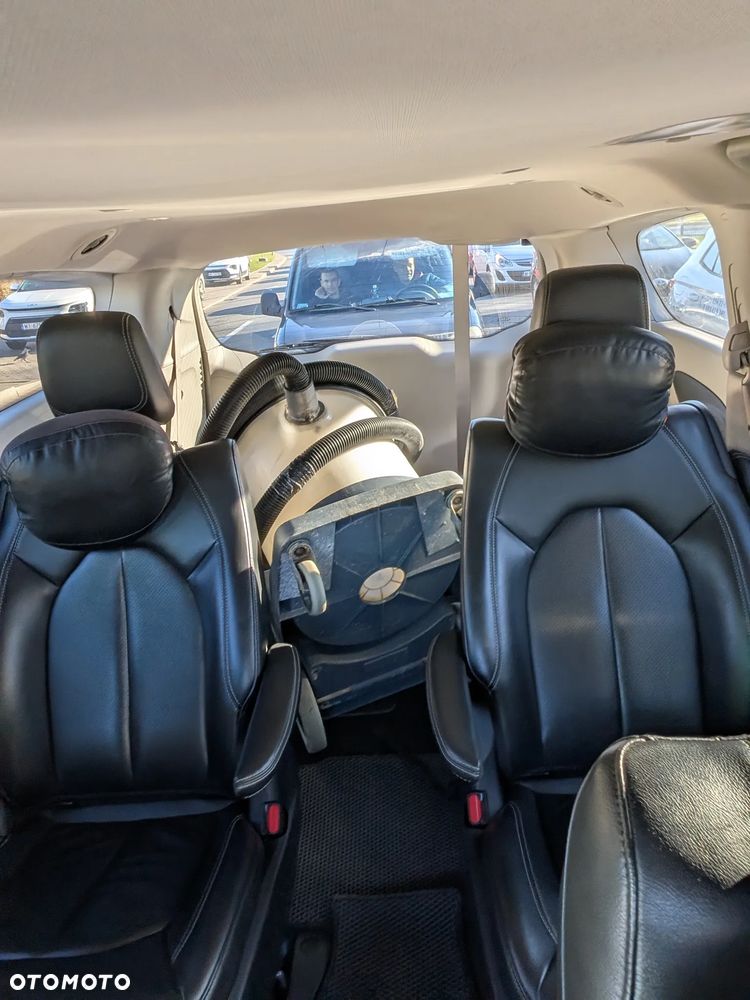Chrysler Pacifica - 17