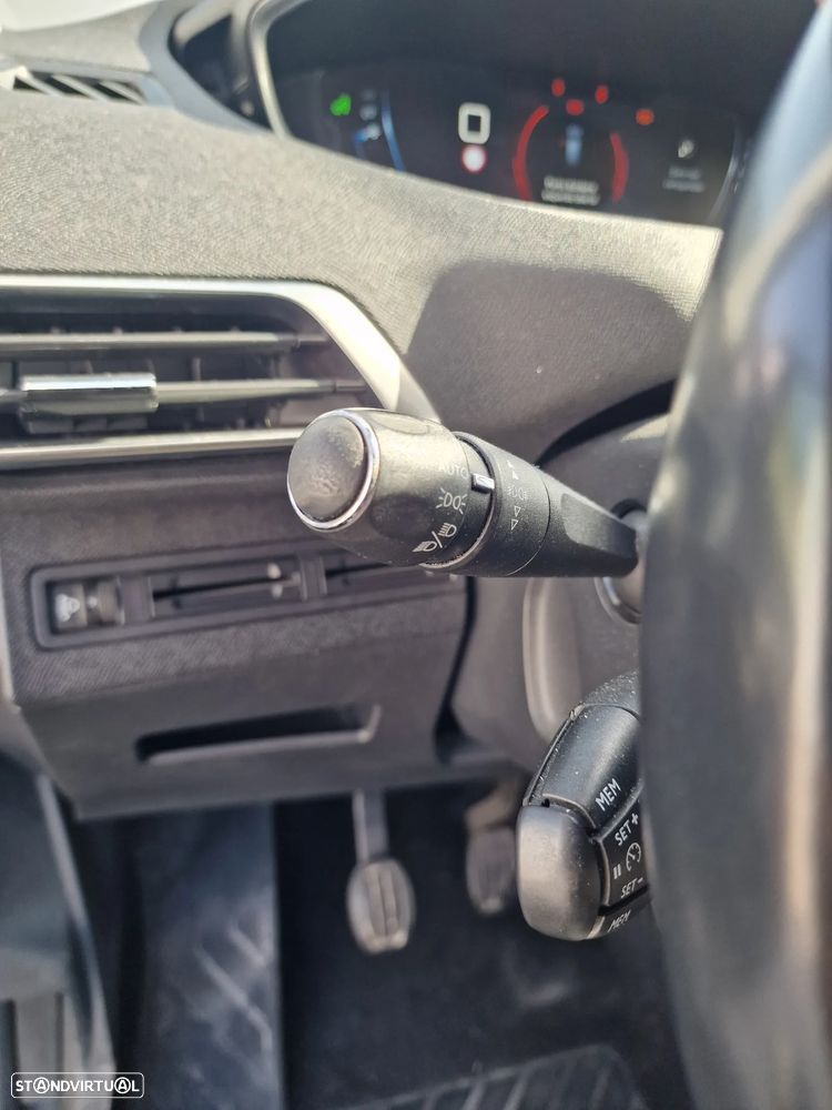 Peugeot 3008 PureTech 130 Stop & Start GPF Allure - 15