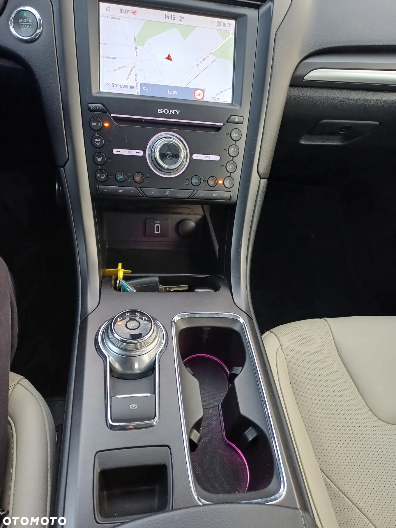 Ford Fusion 2.0 EcoBoost Titanium - 24