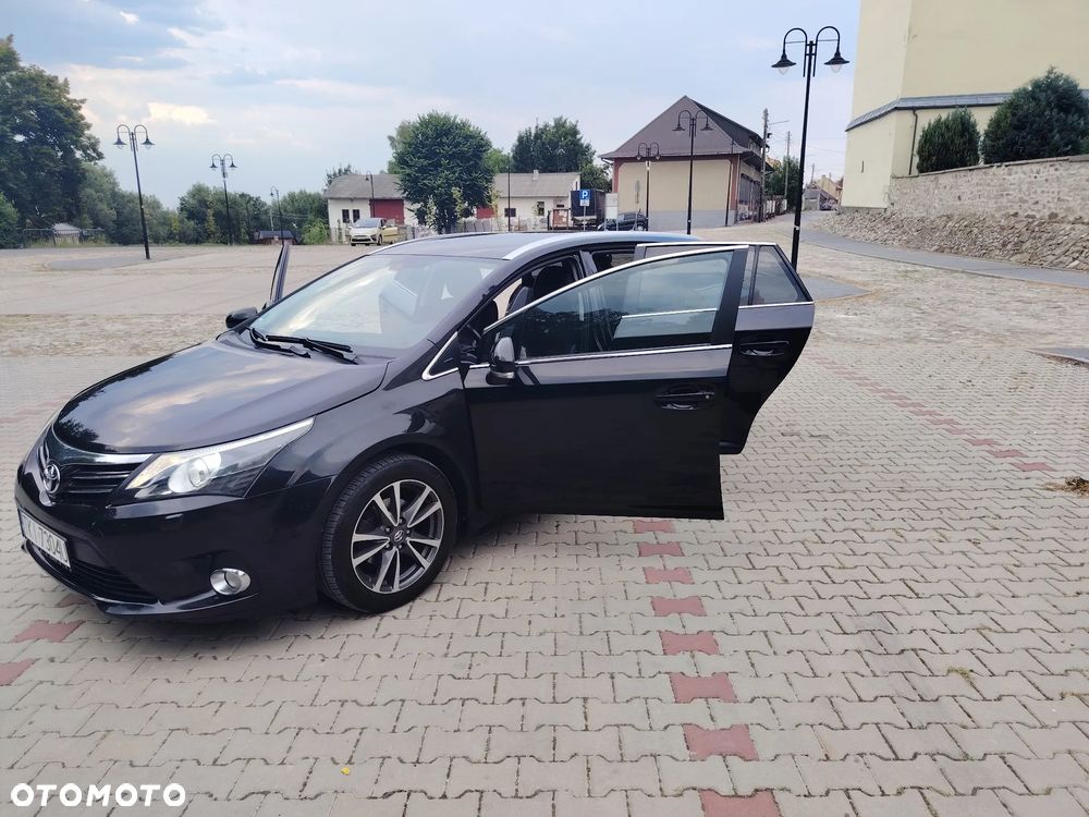 Toyota Avensis 1.8 Sol NAVI - 11