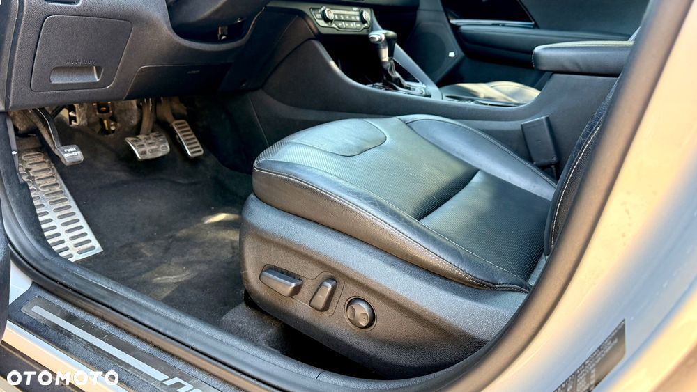 Kia Niro 1.6 GDI HEV 2WD OPF Edition 7 - 19
