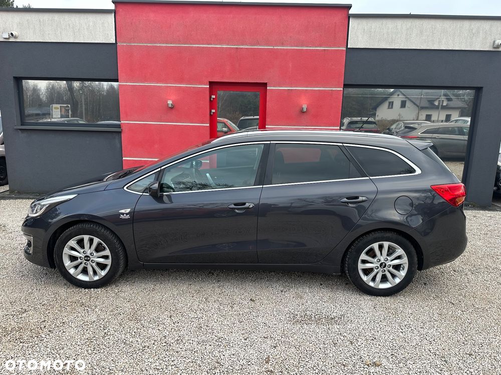 Kia Ceed 1.6 GDI Dream Team Edition - 11