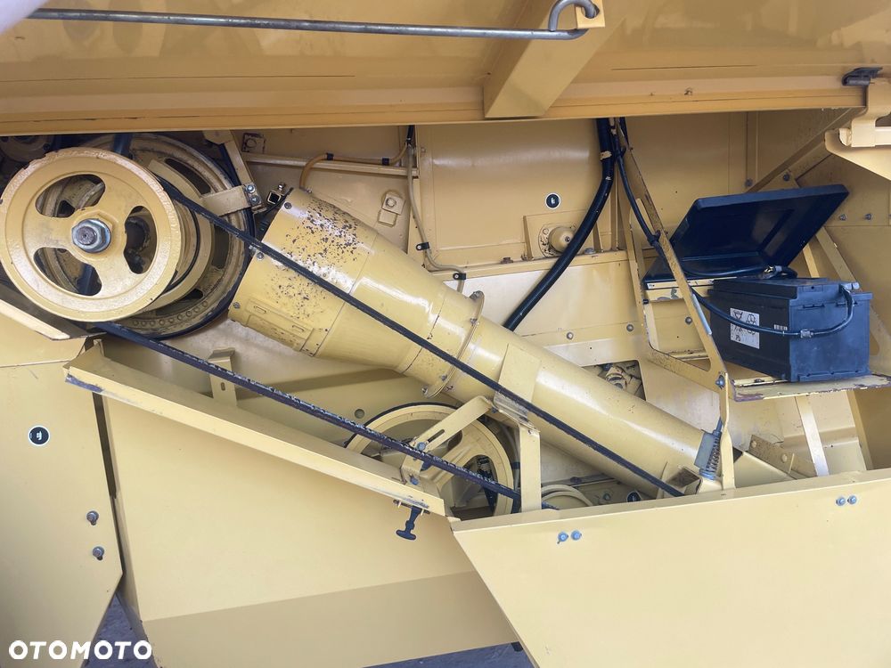 New Holland TX 32 - 13