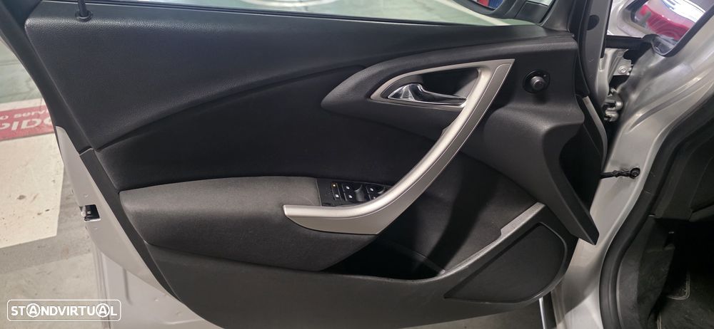 Opel Astra Sports Tourer 1.3 CDTI DPF EcoFLEX Sports Tourer Design Edition - 4