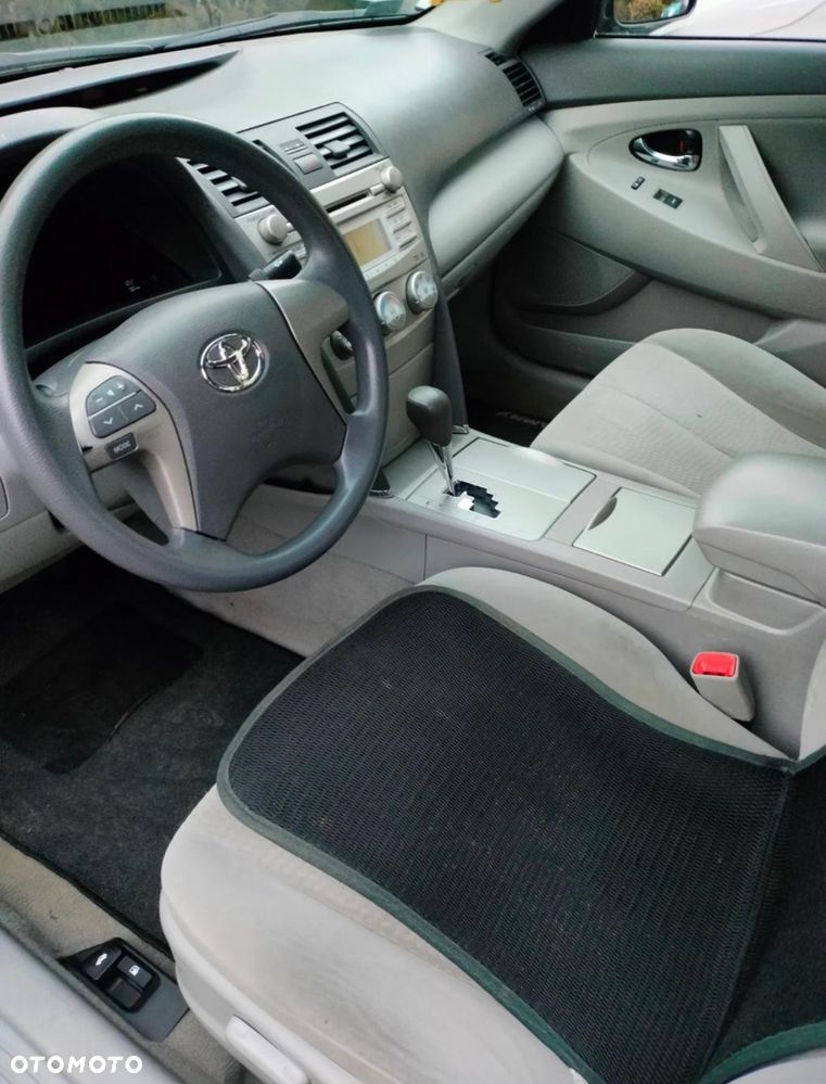 Toyota Camry 2.5 SE - 18