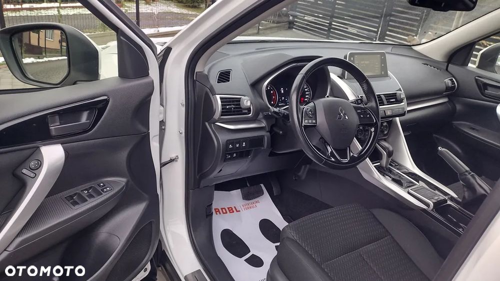 Mitsubishi Eclipse Cross - 11