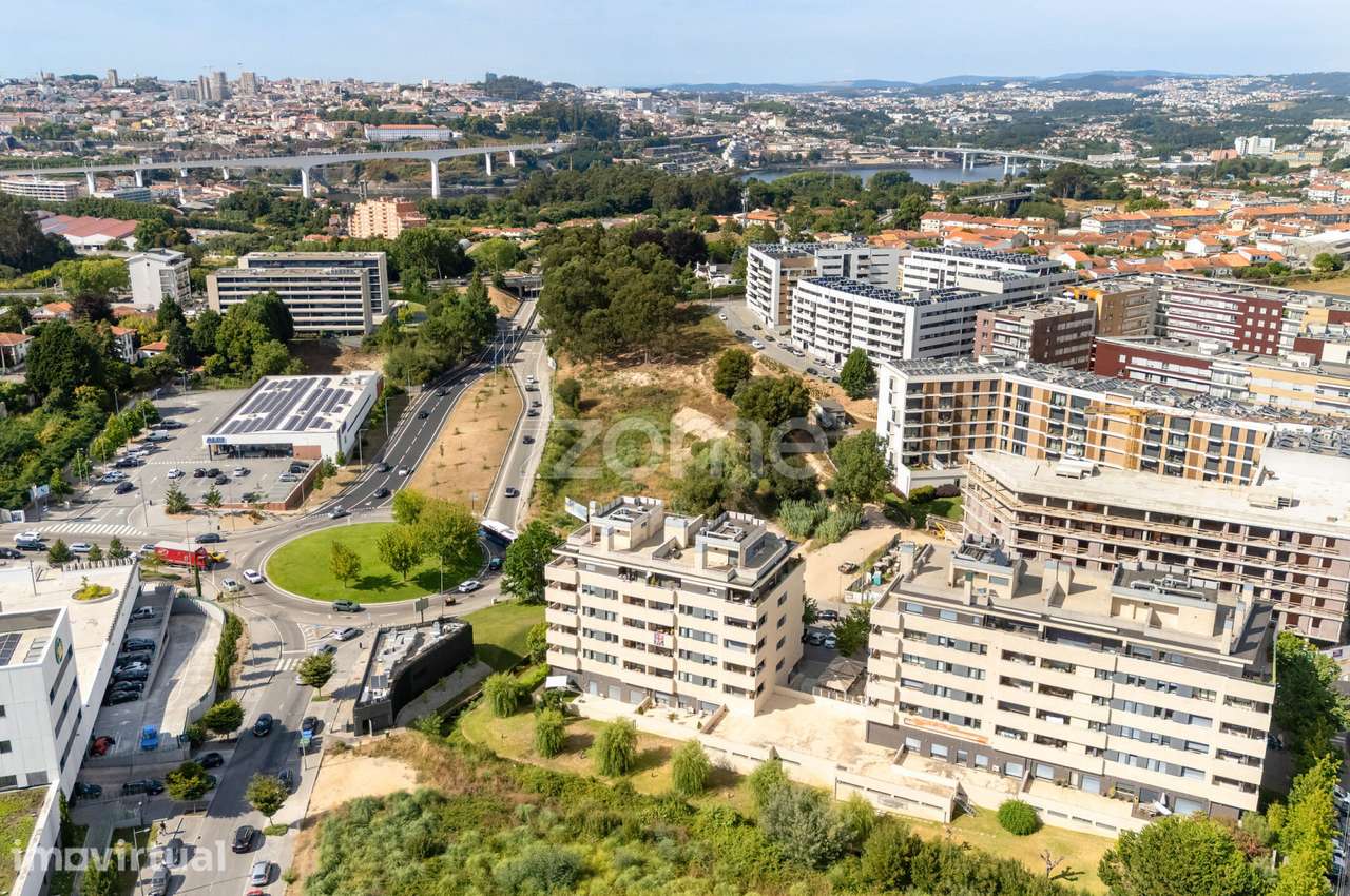 Apartamento T3 inserido em condomínio com jardim, Vila Nova de Gaia - Grande imagem: 2/32