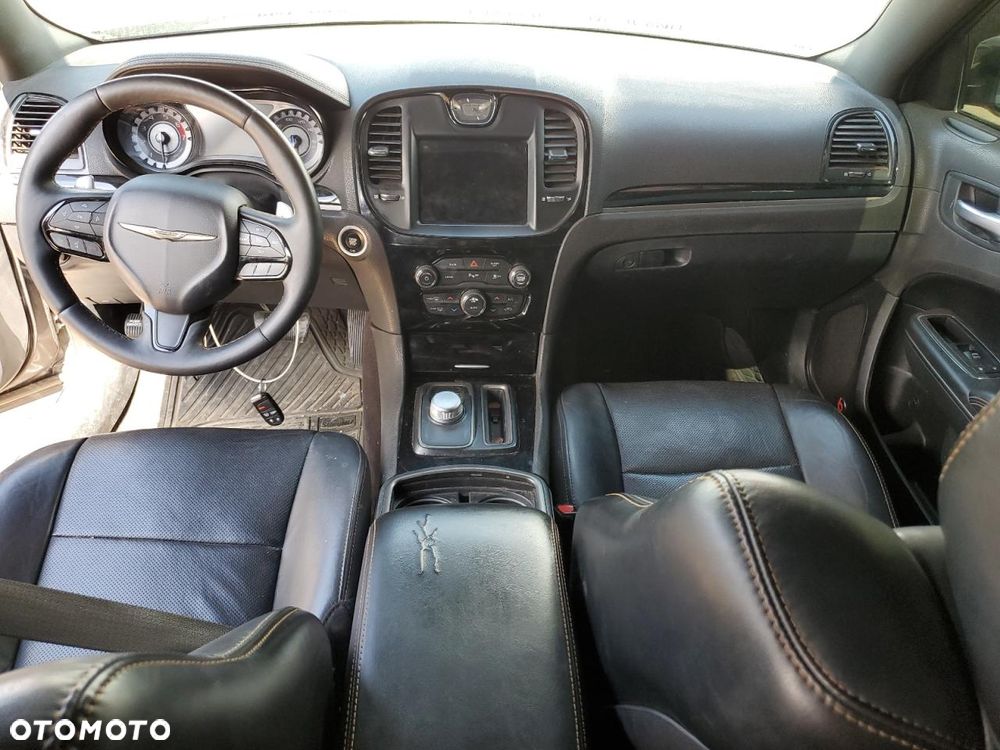 Chrysler 300 - 8