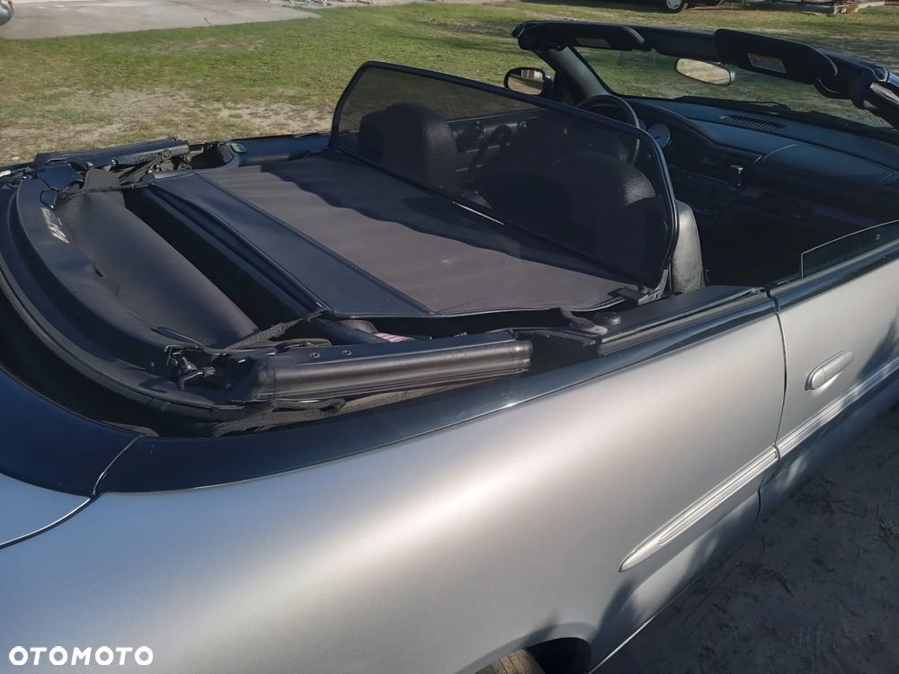 Chrysler Sebring - 12