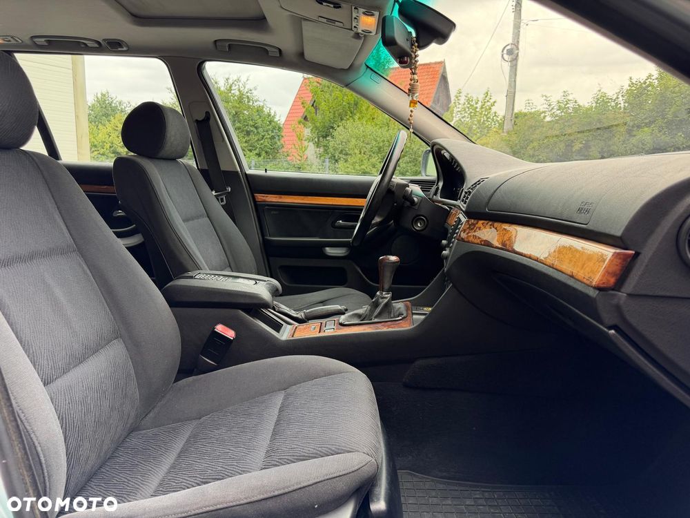 BMW Seria 5 525d - 10