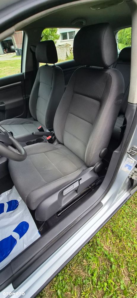 Volkswagen Golf 1.6 FSI Comfortline - 11