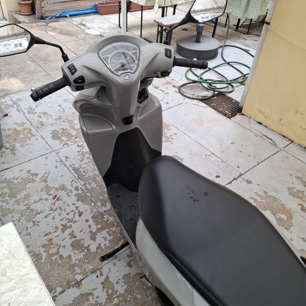 Honda Vision - 5
