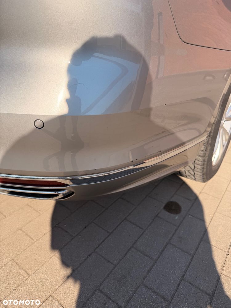 Volkswagen Passat - 12