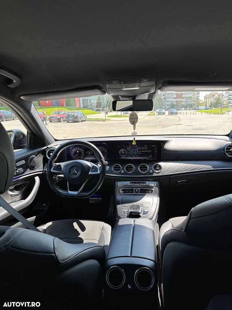 Mercedes-Benz E 200 4MATIC Aut. - 26