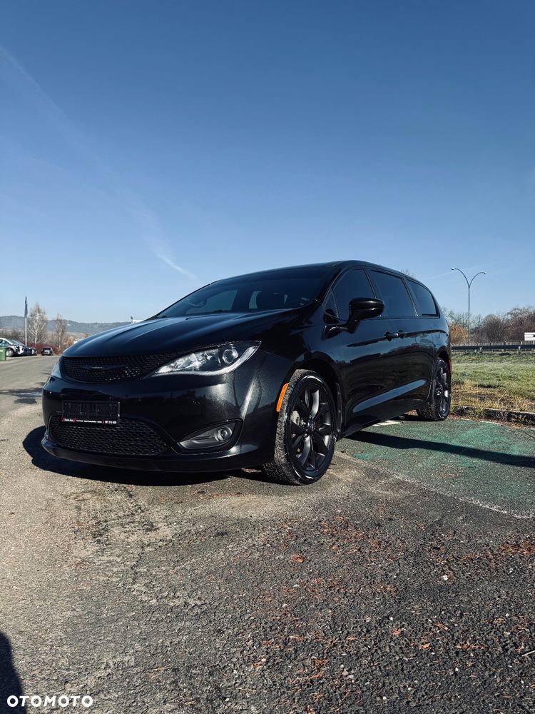 Chrysler Pacifica - 9