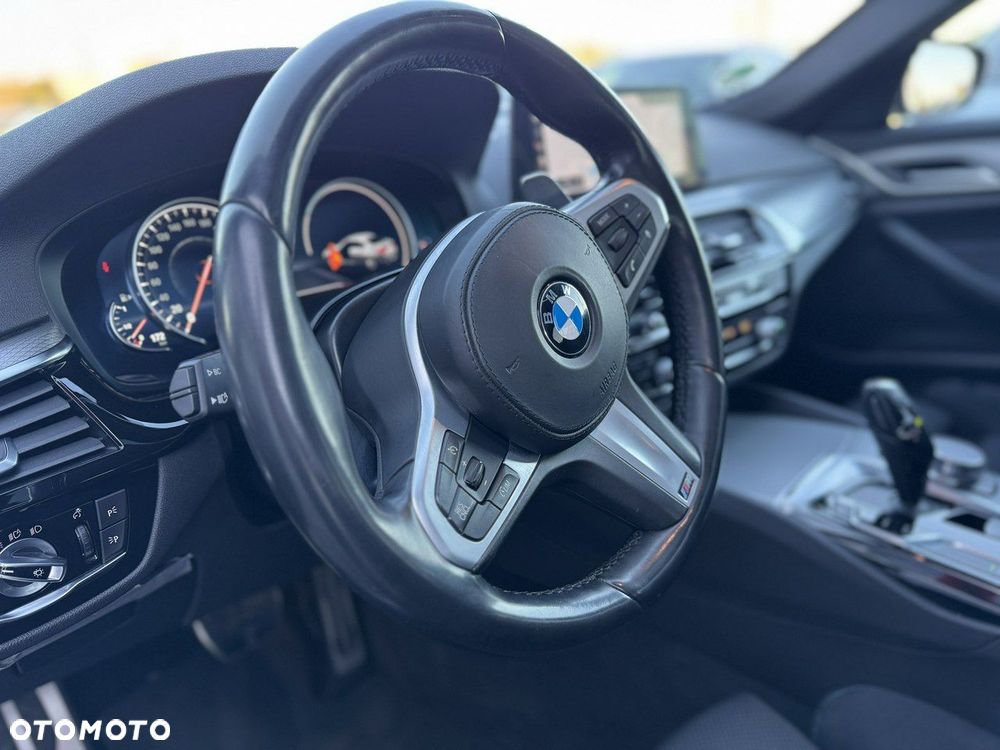 BMW Seria 5 520i M Sport sport - 23