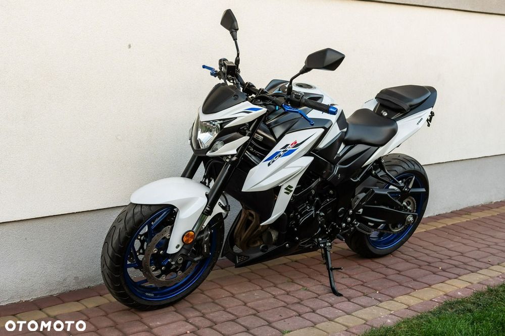 Suzuki GSX - 10