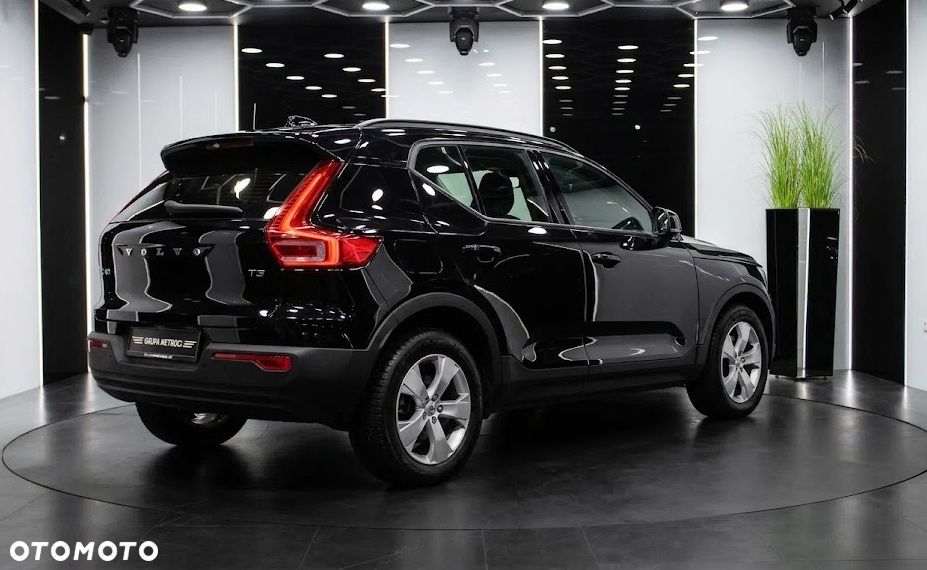 Volvo XC 40 T3 Momentum Pro - 3