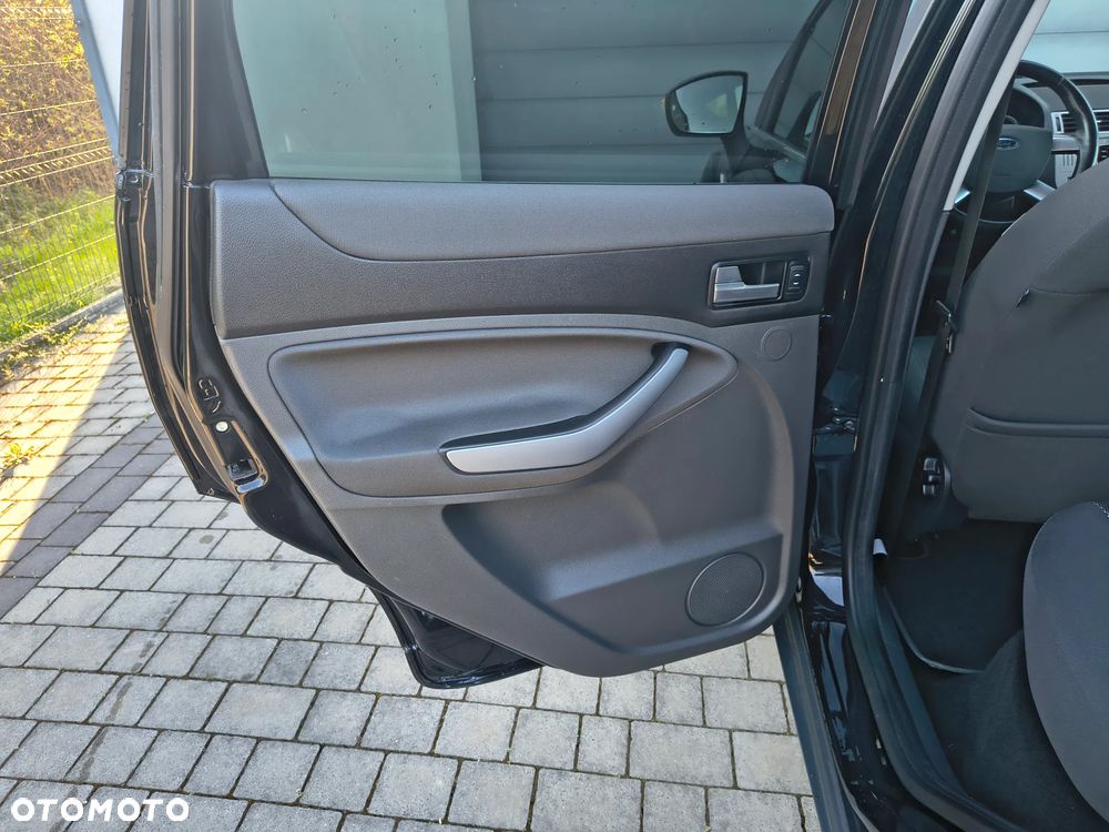 Ford Kuga 2.0 TDCi 2x4 Champions Edition - 13