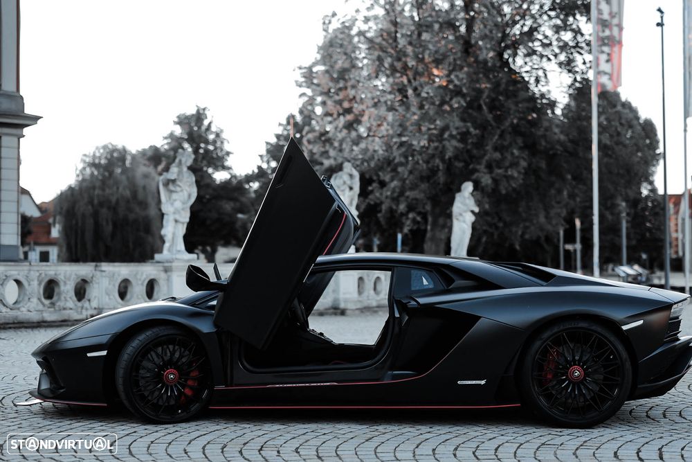 Lamborghini Aventador 6.5 V12 LP740-4 S - 6