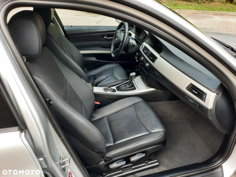 BMW Seria 3 320i Edition Exclusive - 18
