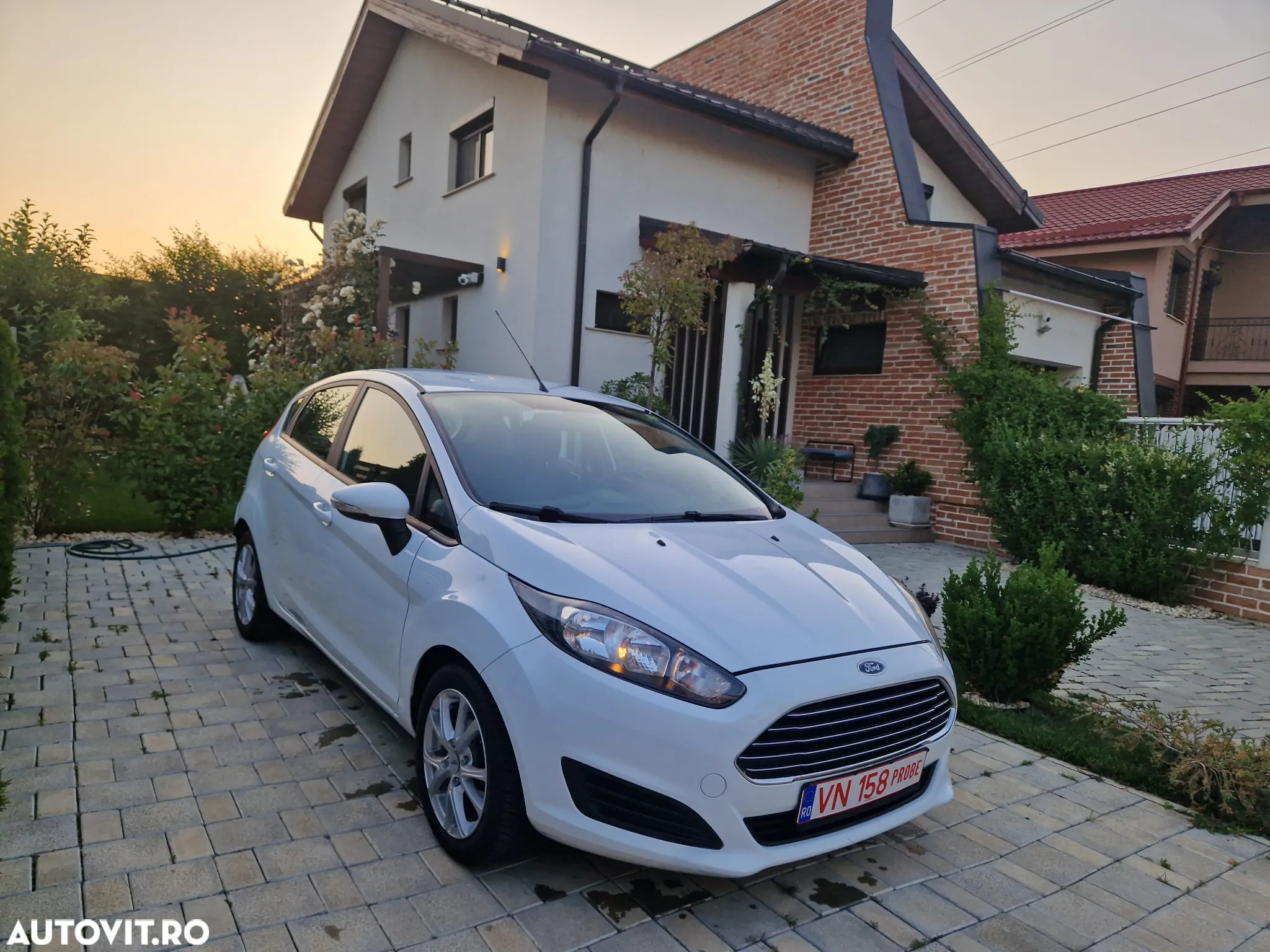Ford Fiesta 1.6 TDCi DPF Trend - 12