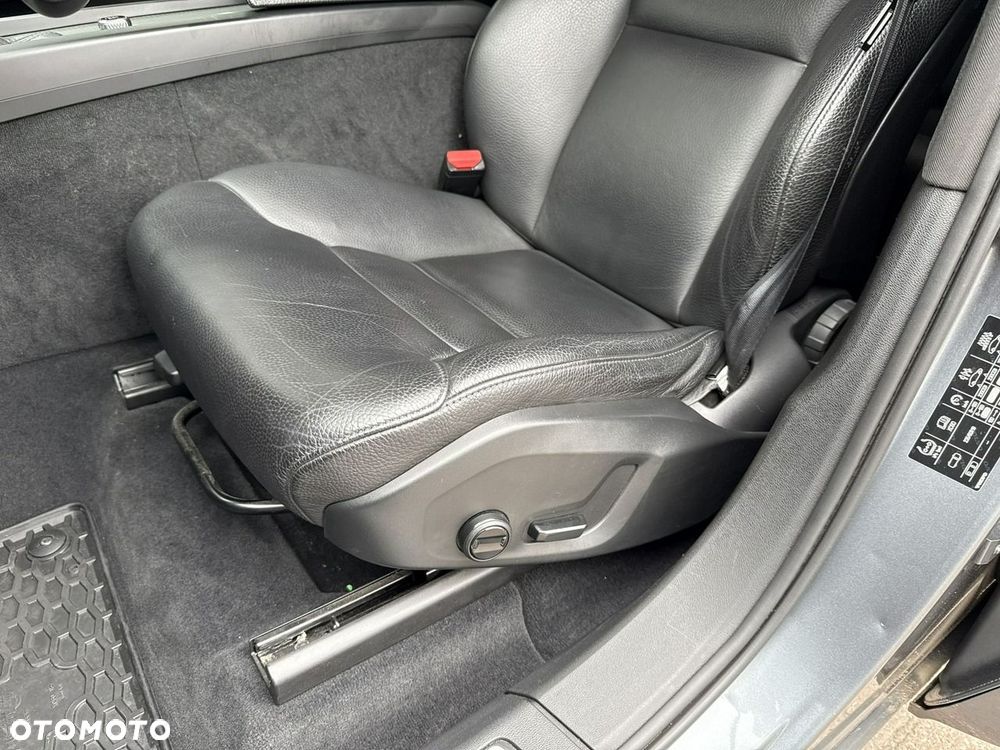 Volvo XC 60 D4 AWD Geartronic Momentum - 28