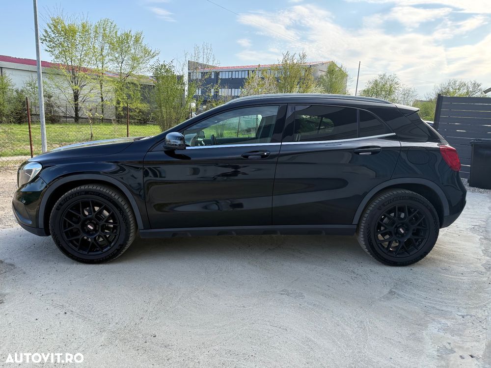 Mercedes-Benz GLA 250 4MATIC 7G-DCT - 4