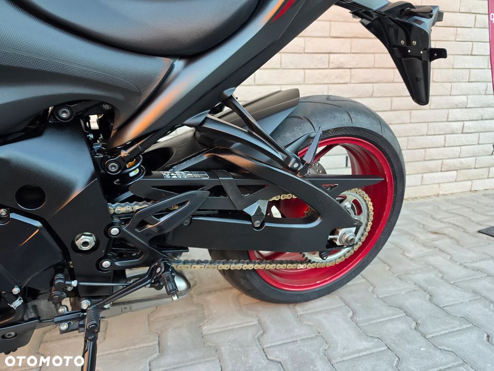 Suzuki GSX - 15