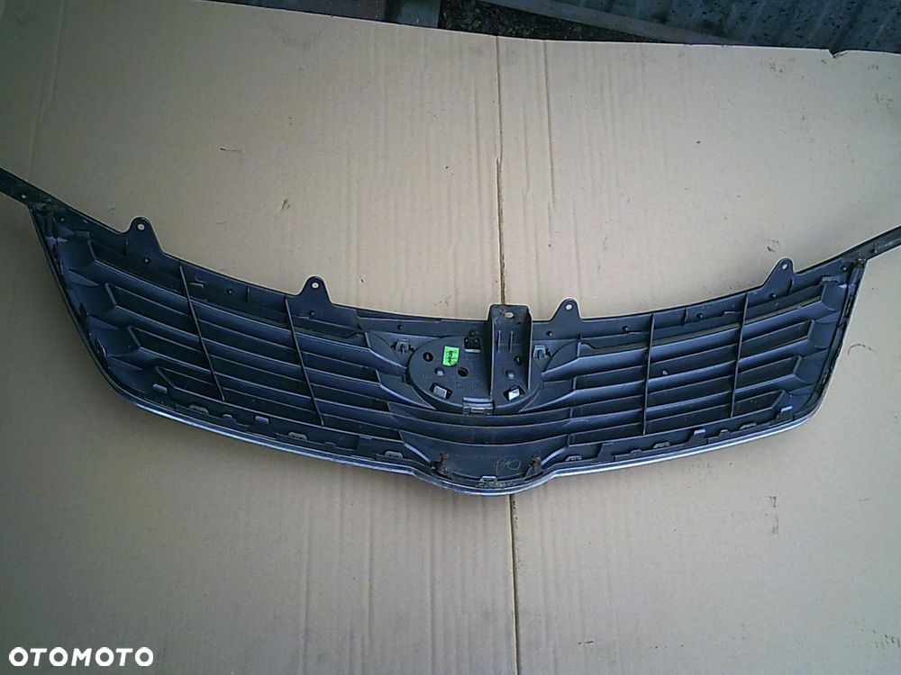 ATRAPA GRILL TOYOTA AVENSIS T27  09-12  1G3 - 3
