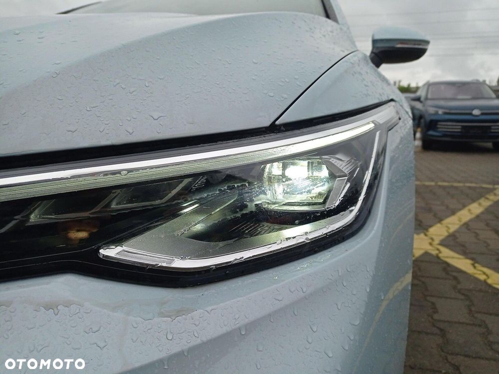 Volkswagen Golf - 22