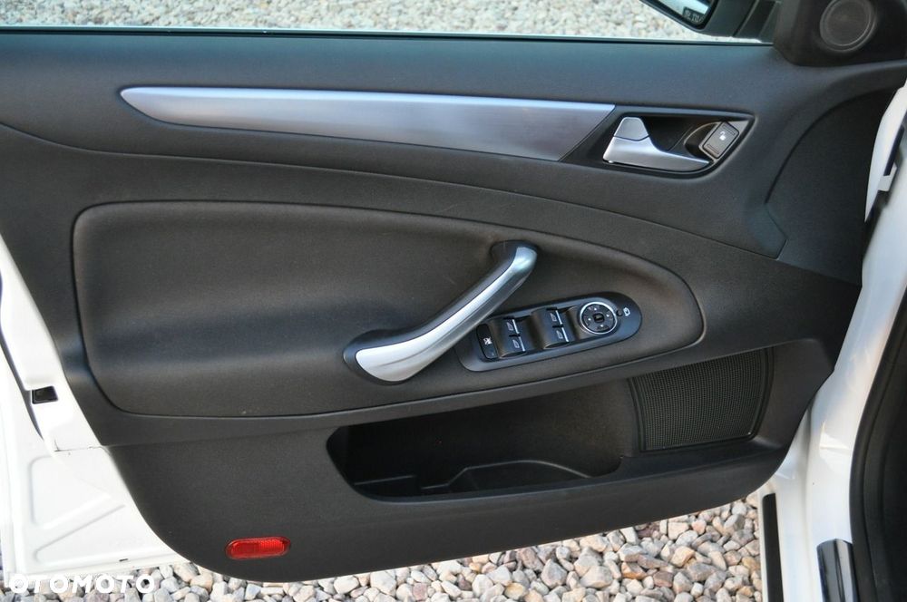 Ford Mondeo 2.0 TDCi Titanium - 24
