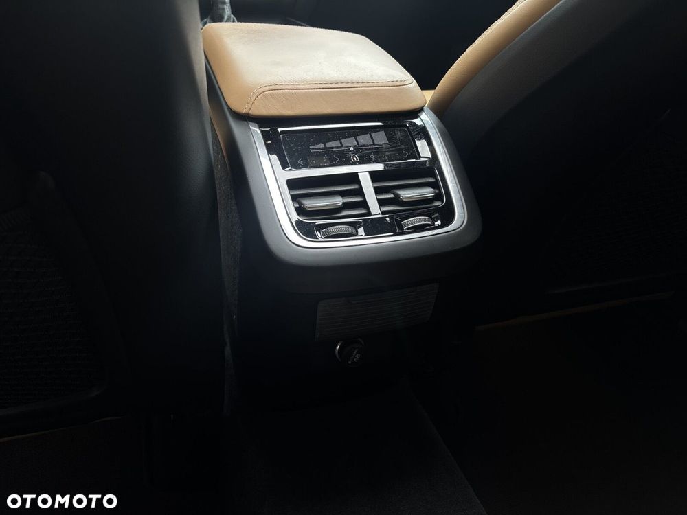 Volvo XC 60 - 24