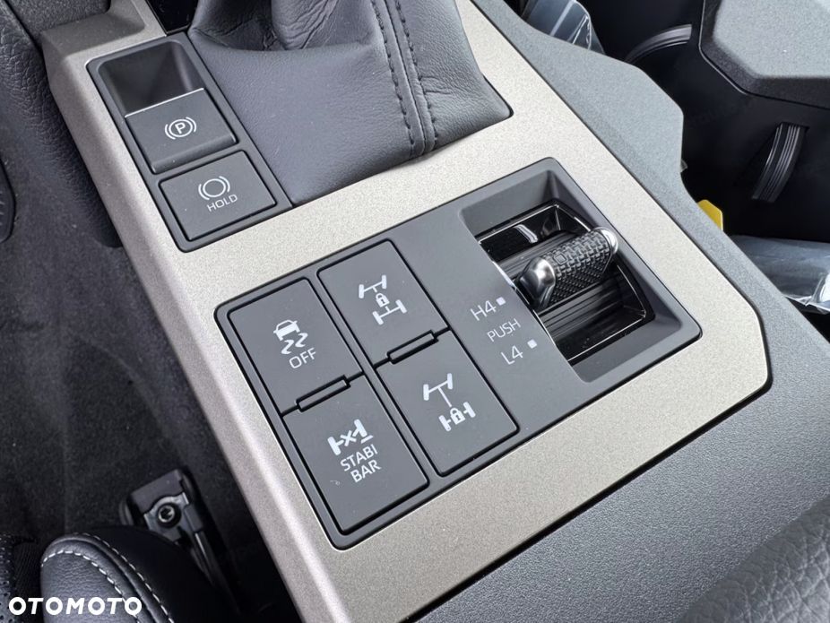 Toyota Land Cruiser - 13