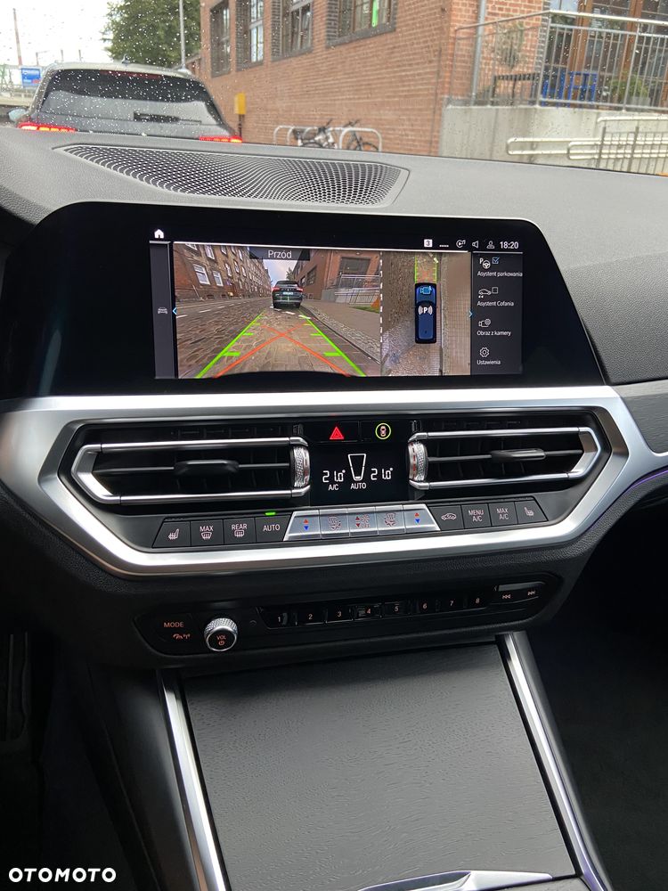 BMW Seria 3 330e M Sport - 7