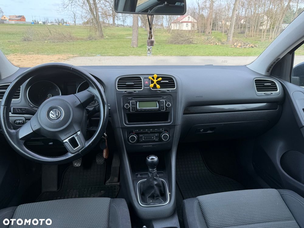 Volkswagen Golf - 6