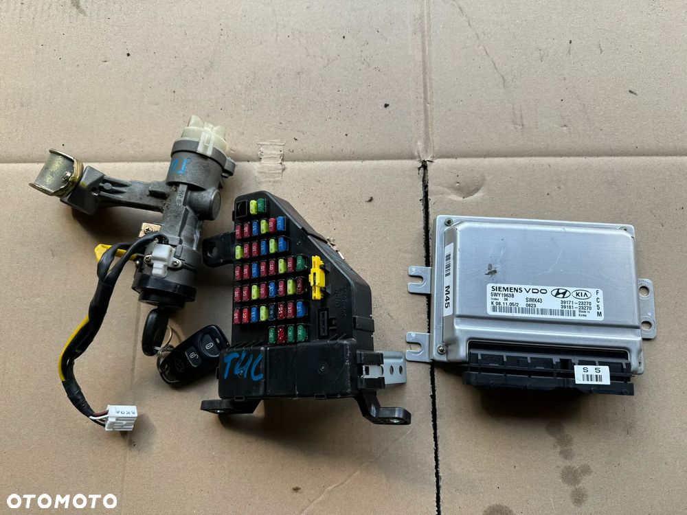 HYUNDAI TUCSON I 2.0 G4GC KOMPUTER ZESTAW STAROWY STACYJKA 39171-23270 - 1