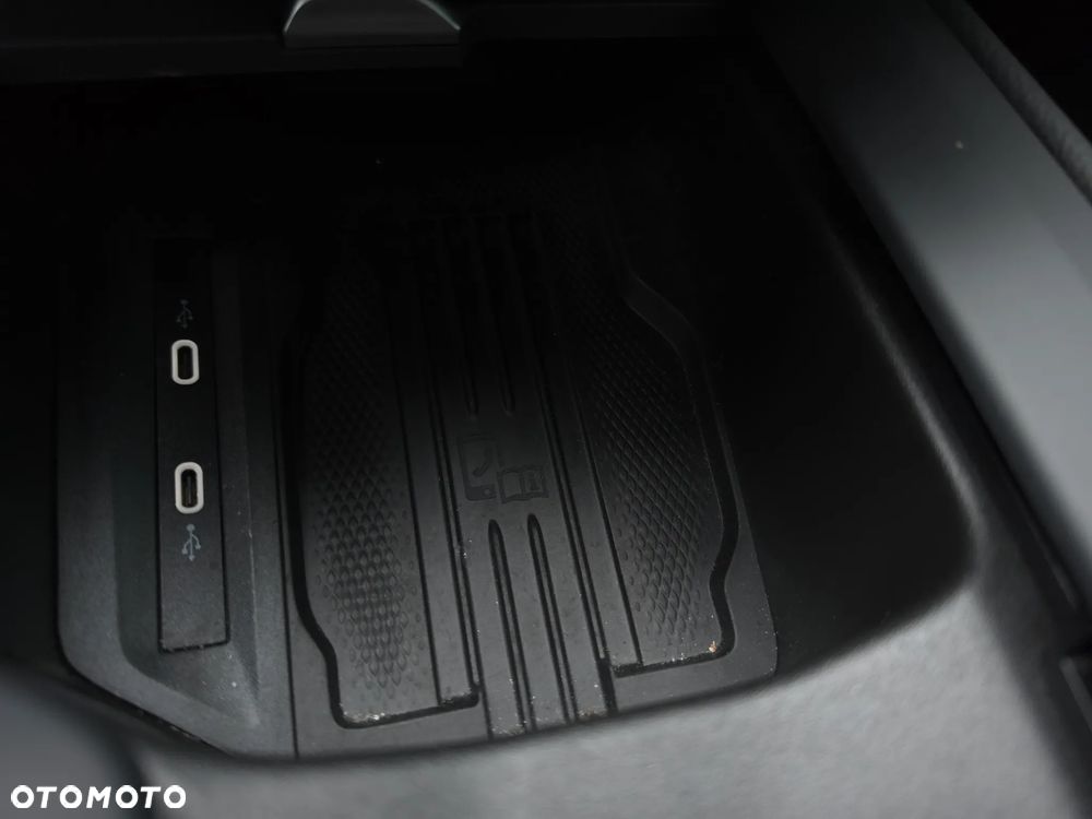 Skoda Superb 2.0 TDI SCR Essence DSG - 26
