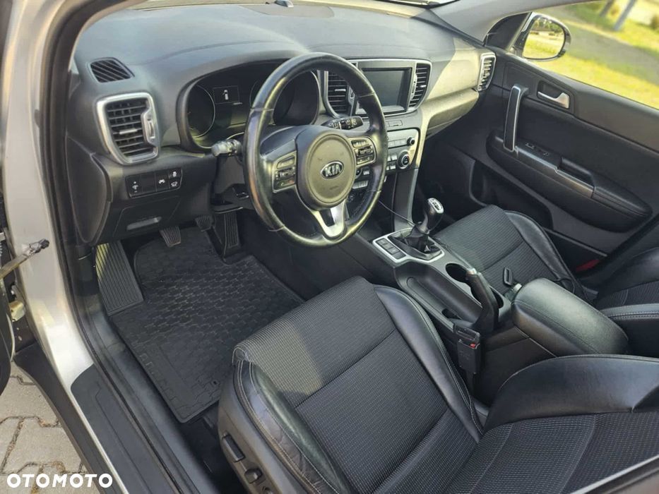 Kia Sportage 2,0 CRDI AWD Dream-Team Edition - 3
