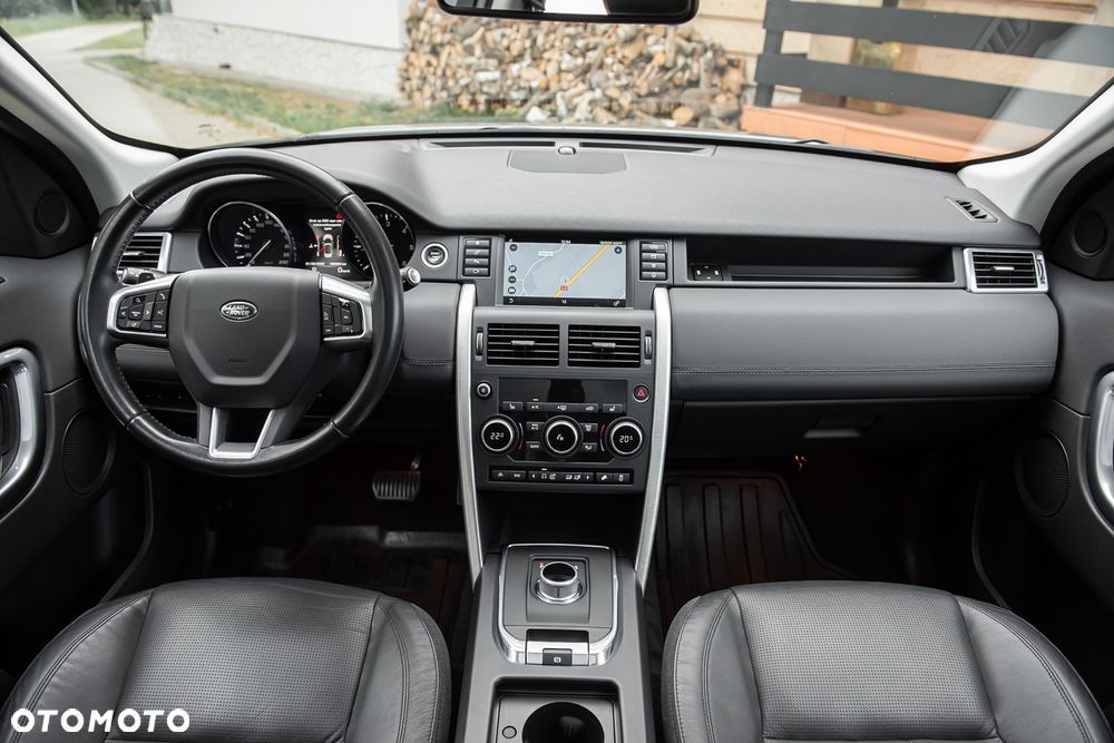 Land Rover Discovery Sport TD4 HSE Luxury - 32