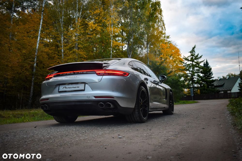 Porsche Panamera - 8