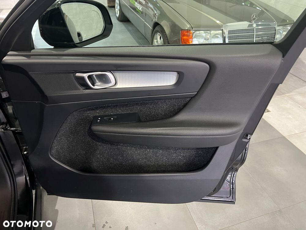 Volvo XC 40 D3 R-Design - 33
