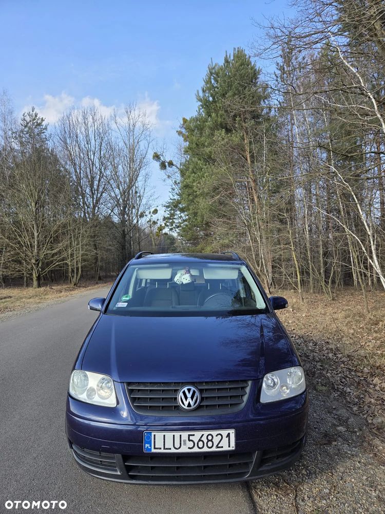 Volkswagen Touran - 10
