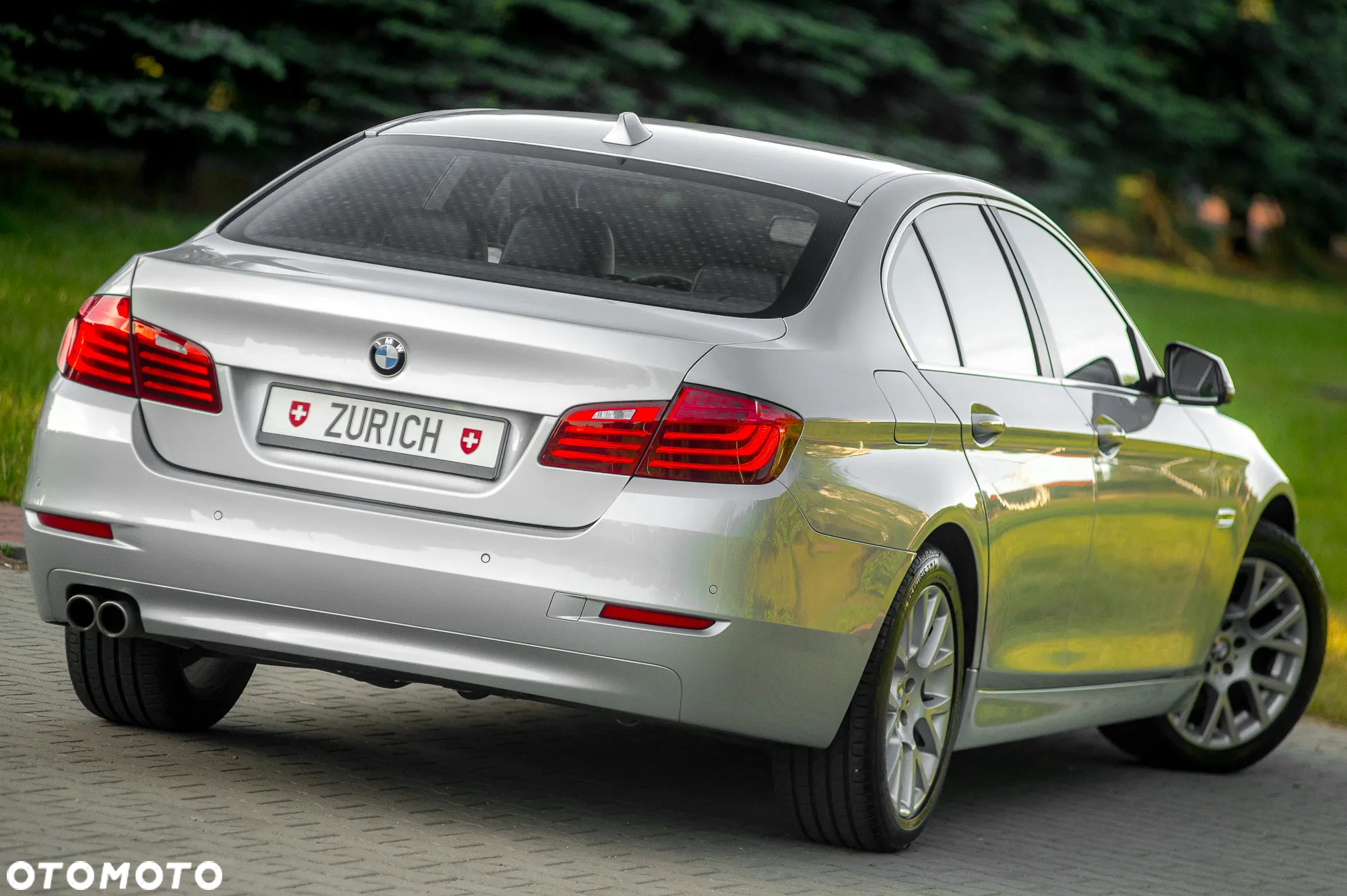 BMW Seria 5 520d xDrive - 14