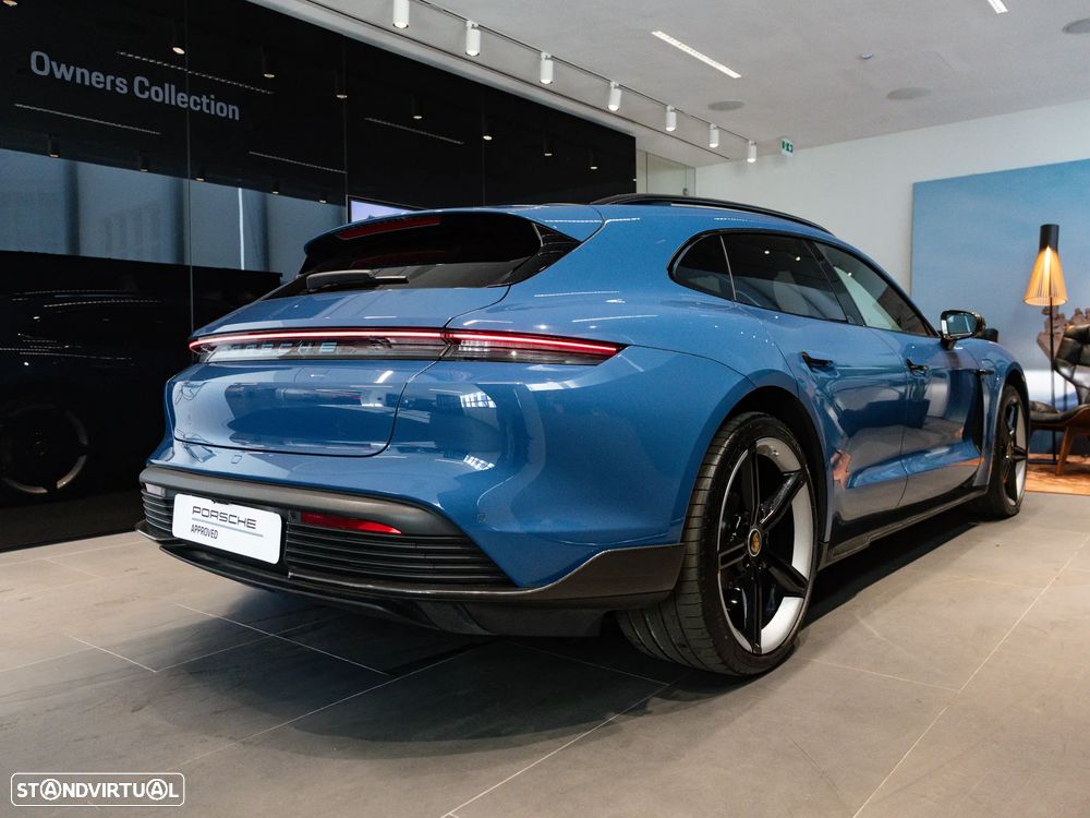 Porsche Taycan Sport Turismo GTS - 12