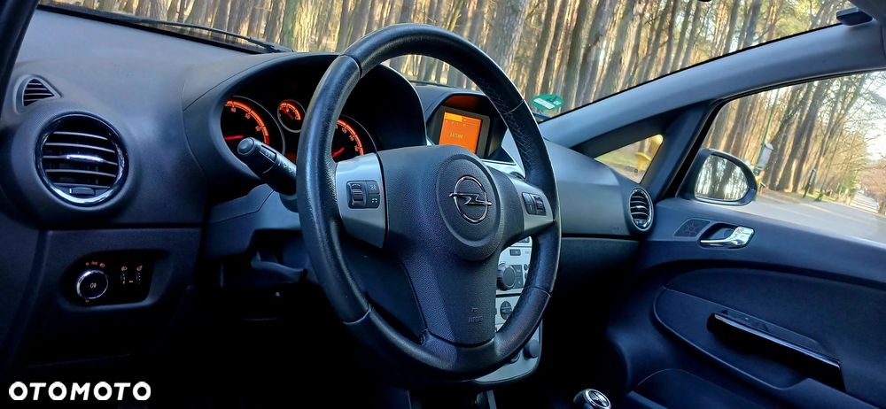 Opel Corsa 1.4 16V Innovation 110 Jahre - 11