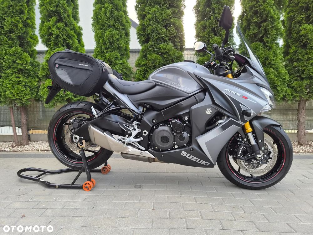 Suzuki GSX - 15