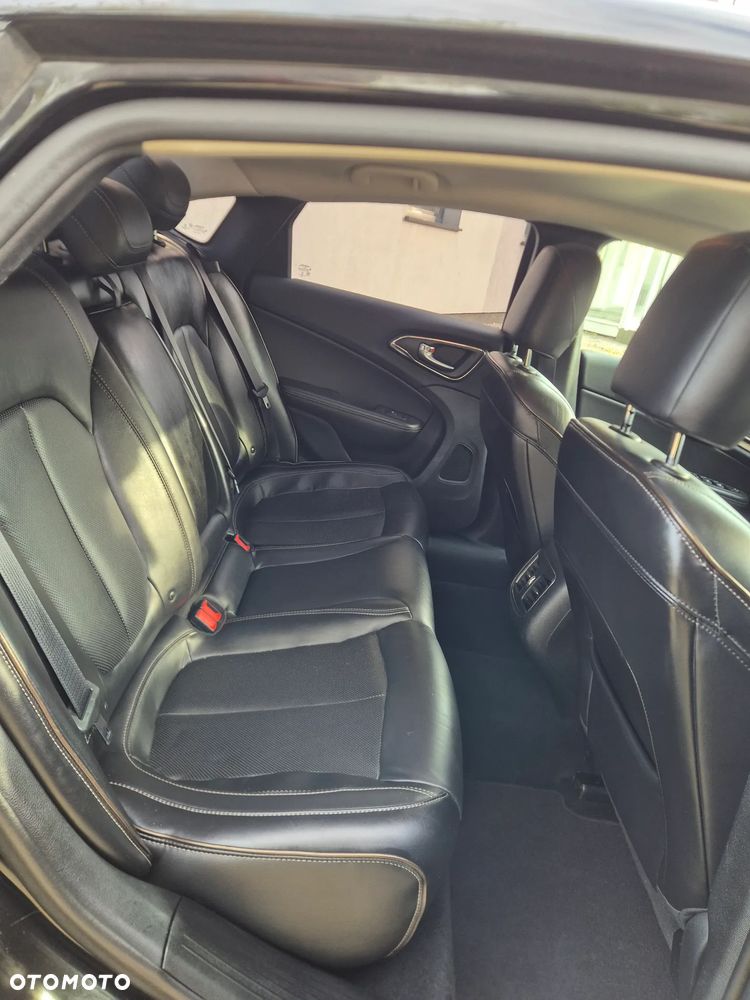 Chrysler 200 - 19