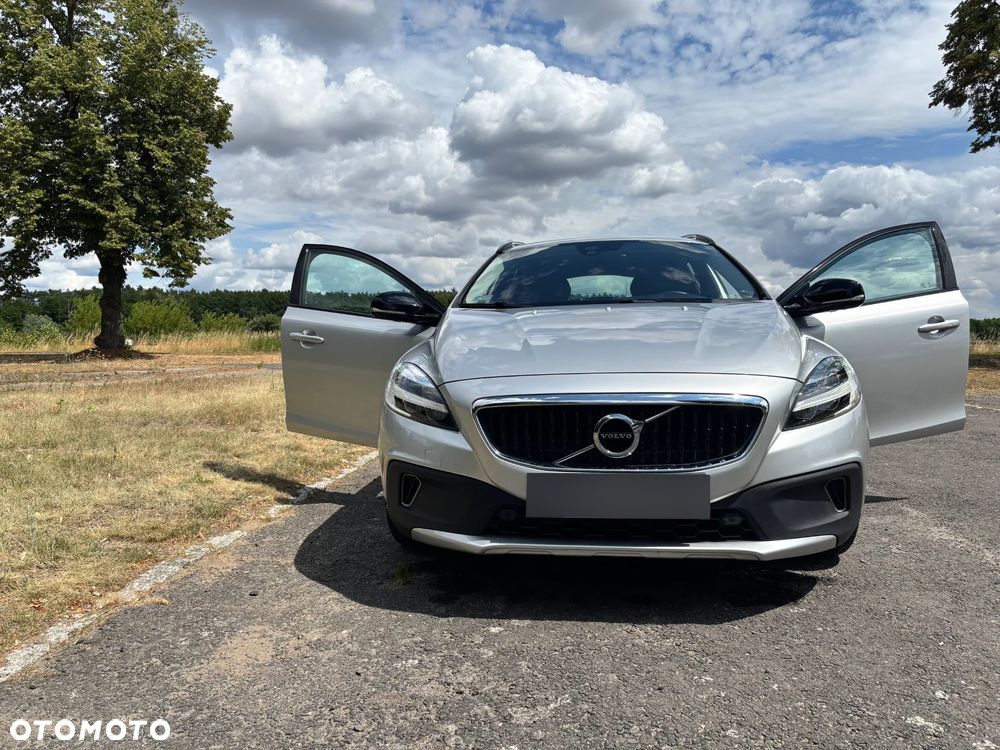 Volvo V40 Cross Country T3 Drive-E Summum - 1