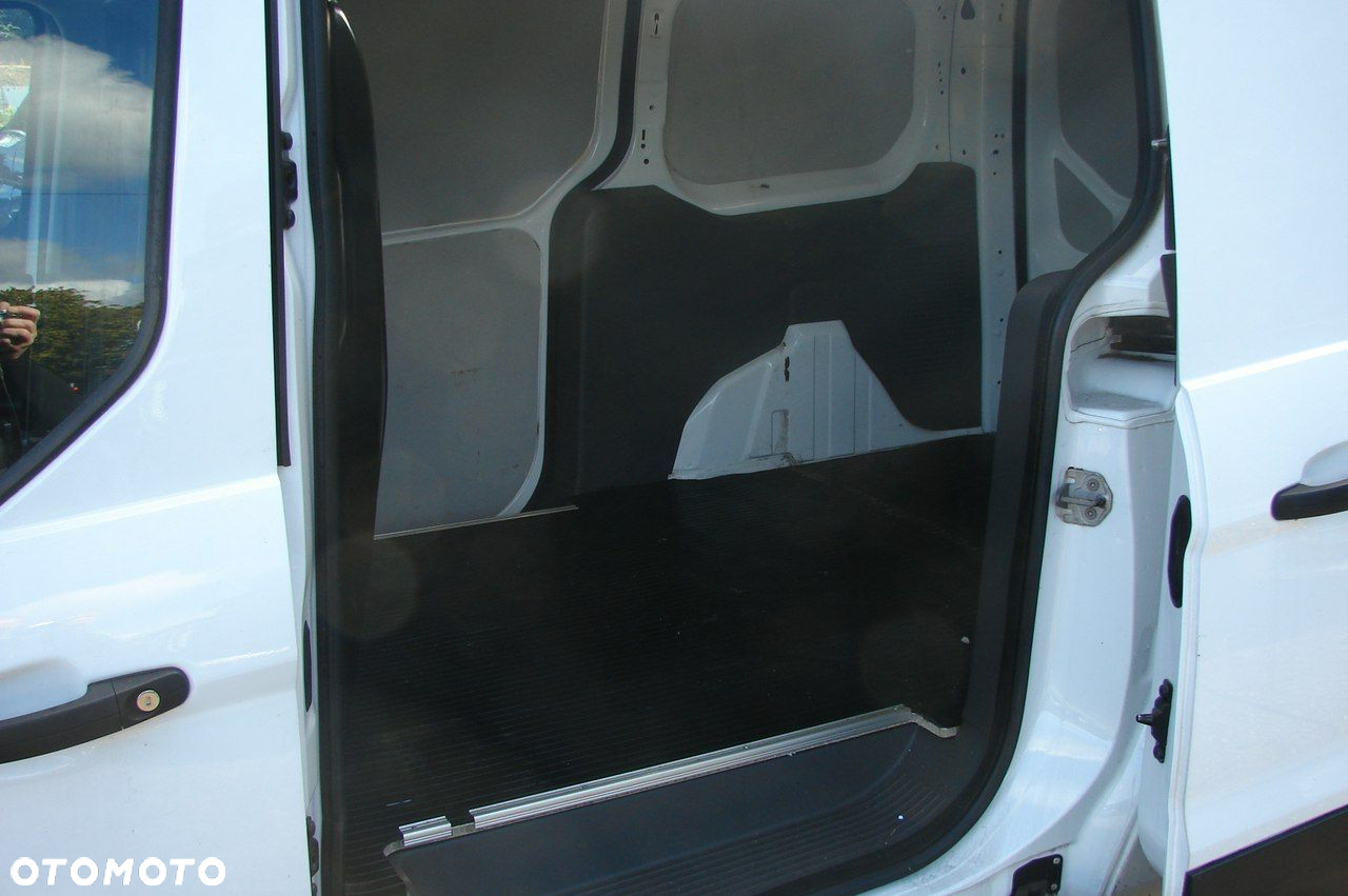 Ford Transit Connect - 9